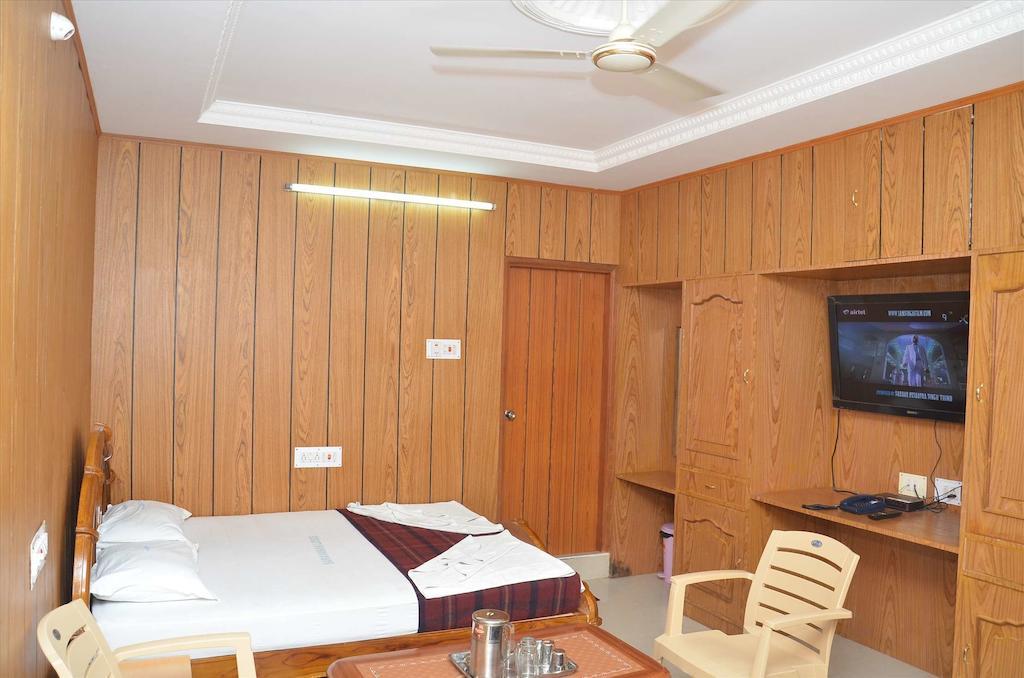 Saravanan Lodge 钦奈 客房 照片
