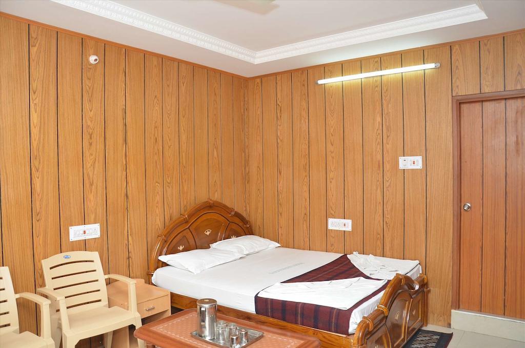 Saravanan Lodge 钦奈 客房 照片